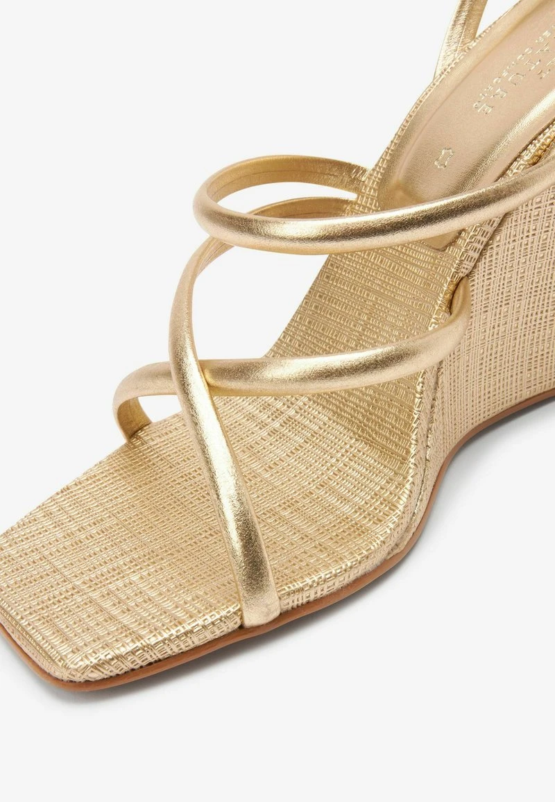 Next SIGNATURE SQUARE TOE - High Heel Sandalette - Gold 3 Next SIGNATURE SQUARE TOE - High Heel Sandalette - Gold – Bild 3