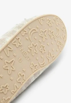 Next Slipper - Neutral Cream Check -Next 04e747769a194574acaf17a5f94eb076
