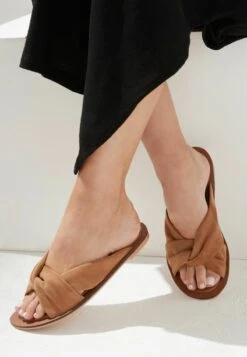 Next REGULAR - Pantolette Flach - Tan Brown