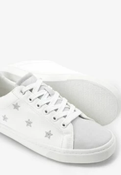 Next FOREVER COMFORT EMBROIDERED STAR WIDE FIT - Sneaker Low - White Silver -Next 224272534f5b44a288bafb235c65fa4a