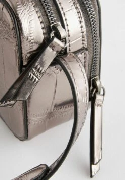 Next CROC EFFECT - Umhängetasche - Pewter 9 Next CROC EFFECT - Umhängetasche - Pewter -Next 22c69b2a76b944e78476661419bf53ee