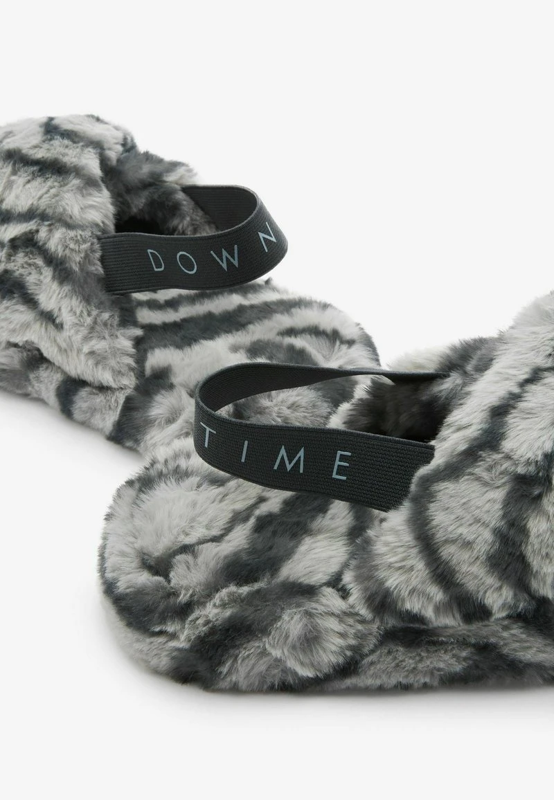 Next CROSSOVER - Hausschuh - Grey Zebra 6 Next CROSSOVER - Hausschuh - Grey Zebra – Bild 6