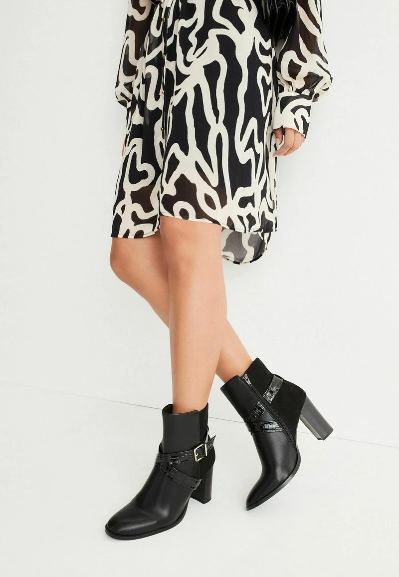 Next FOREVER COMFORT® BUCKLE DETAIL STANDARD - Cowboy-/Bikerstiefelette - Black 1 Next FOREVER COMFORT® BUCKLE DETAIL STANDARD - Cowboy-/Bikerstiefelette - Black