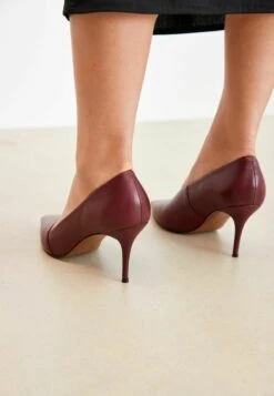 Next SIGNATURE FOREVER COMFORT® ASYMMETRIC COURT - Pumps - Red -Next 49fda3298d2b4706aa3482b3b36420d8