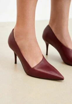 Next SIGNATURE FOREVER COMFORT® ASYMMETRIC COURT - Pumps - Red -Next 4ede501af1f140aaa127a6587e7a4b74