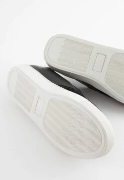 Next SIGNATURE SKATER STANDARD - Sneaker Low - Black -Next 4f825c79270a4a96aa112c3da25a5130