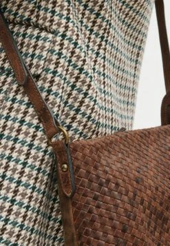 Next STANDARD - Umhängetasche - Brown -Next 54d64a77918742ba98421eb45a29f07e