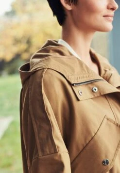 Next UTILITY RAIN WITH ADJUSTABLE WAIST STANDARD - Regenjacke / Wasserabweisende Jacke - Deep Camel Brown -Next 55b88ffe8e4a4c86a16c6483ef6a51bb