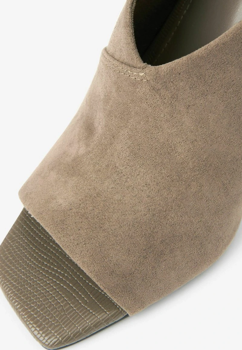 Next FOREVER COMFORT HIGH HEEL SLINGBACK STANDARD - High Heel Peeptoe - Mink Brown 4 Next FOREVER COMFORT HIGH HEEL SLINGBACK STANDARD - High Heel Peeptoe - Mink Brown – Bild 4