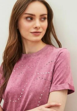 Next SHORT SLEEVE CREW NECK - T-Shirt Print - Berry Red Stud -Next 7a395f4468f44c0c943d2e6cc7ee2a2d