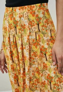 Next PLEAT FRONT DETAIL - Faltenrock - Orange Ditsy -Next 7e120ceef2984e49931f965e5beae0fe
