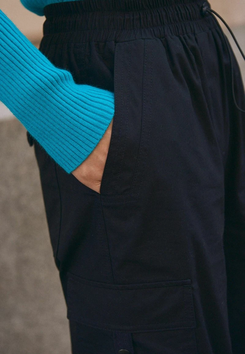 Next PARACHUTE STANDARD - Cargohose - Black 3 Next PARACHUTE STANDARD - Cargohose - Black – Bild 3