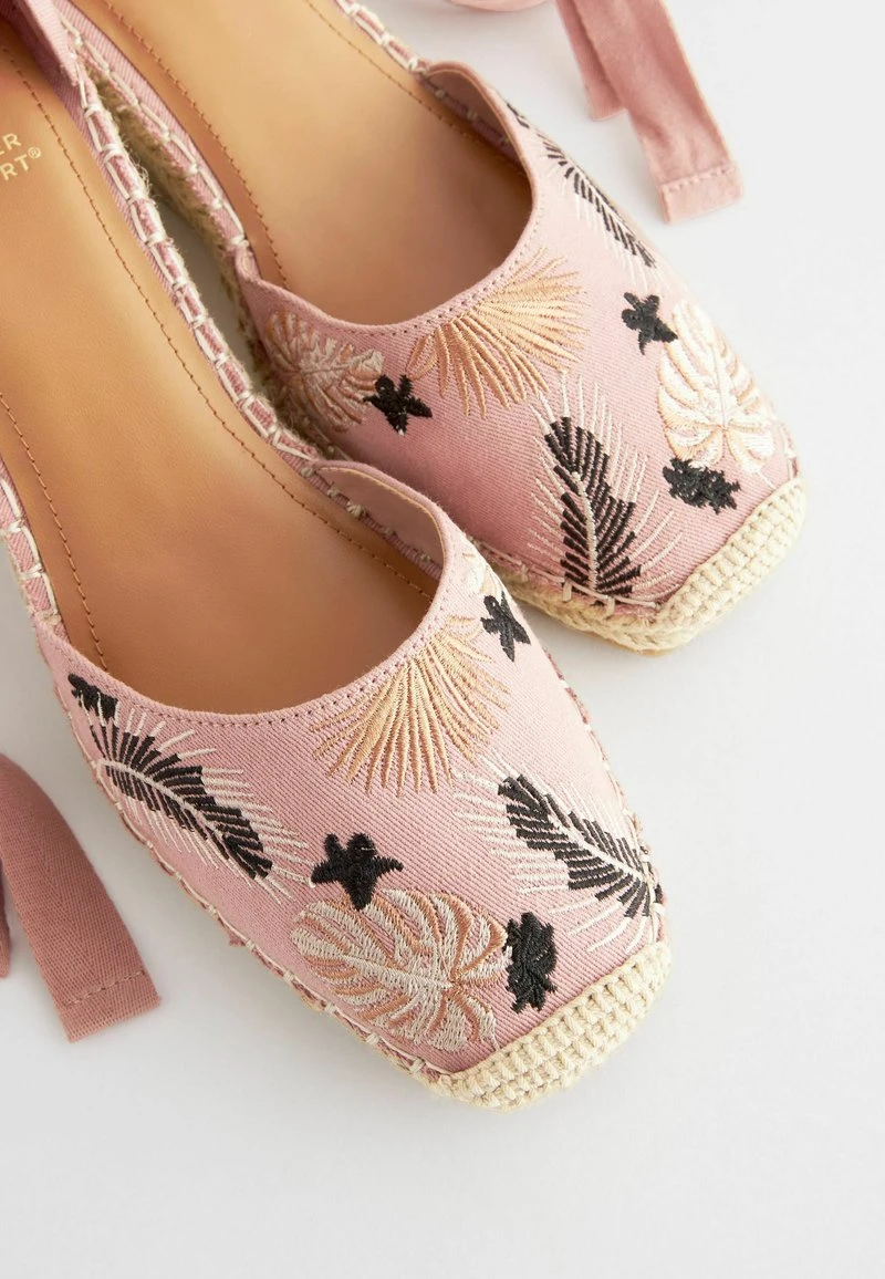 Next FOREVER COMFORT WRAP SQUARE TOE STANDARD - Keilsandalette - Light Pink 5 Next FOREVER COMFORT WRAP SQUARE TOE STANDARD - Keilsandalette - Light Pink – Bild 5