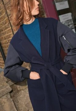 Next SLEEVE STANDARD - Kurzmantel - Navy Blue -Next a6bdf799205a4d7392fc18da1b848d54