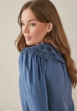 Next BLEND EMBROIDERED COLLAR - Bluse - Blue 8 Next BLEND EMBROIDERED COLLAR - Bluse - Blue -Next a8ab81e1b75b4ea788885a815f03cea8