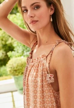 Next STRAPPY TASSEL DETAIL CAMI MIDI STANDARD - Freizeitkleid - Peach Pink Splice Print -Next a8eac81f7aa24e0684bb7bcd776acc72