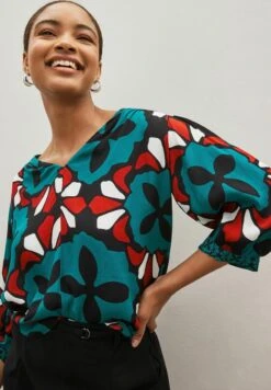 Next 3/4 SLEEVE V-NECK - Bluse - Teal/blue/red Geo Print -Next ad4c26da7eb44c7c887f27a7b6464fe0