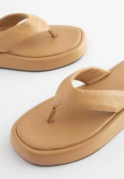 Next THONG STANDARD - Zehentrenner - Camel -Next b39f2191c1b14f5a8d6e645f1f385814