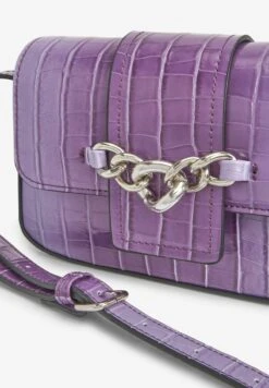 Next CHAIN HARDWARE - Umhängetasche - Purple 9 Next CHAIN HARDWARE - Umhängetasche - Purple -Next bdb3e4715e4545e5bc65cd52ca110027
