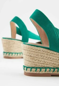 Next FOREVER COMFORT ELASTIC CLOSED TOE - Keilpumps - Green -Next ccafca05ebfd45658baff2b3066c1b3a