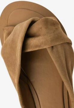 Next REGULAR - Pantolette Flach - Tan Brown -Next cd69b7a051d34a6ca55c808dd119453a