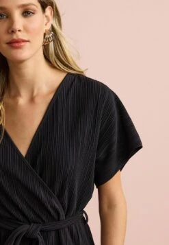 Next SHORT SLEEVE PLISSÉ - Jumpsuit - Black -Next cf99e10b7e244a04ba80f14b33b82ff1