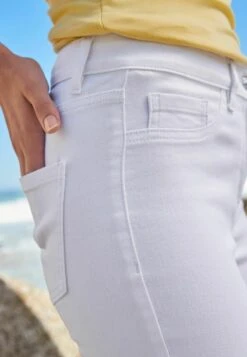 Next PEDAL PUSHER CROPPED - Jeans Shorts - White -Next d85dabd83e0d43deba05c8baaad06dca