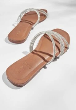 Next FOREVER COMFORT EMBELLISHED GLITTERY ASYMMETRICAL STRAPPY - Pantolette Flach - Silver -Next d91f7ec69ecf486089ecefbe2c144bd9