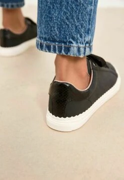 Next FOREVER COMFORT SCALLOP SOLE DETAIL STANDARD - Sneaker Low - Black -Next dfc5fc554a1b4c2eb9799853e9606f63