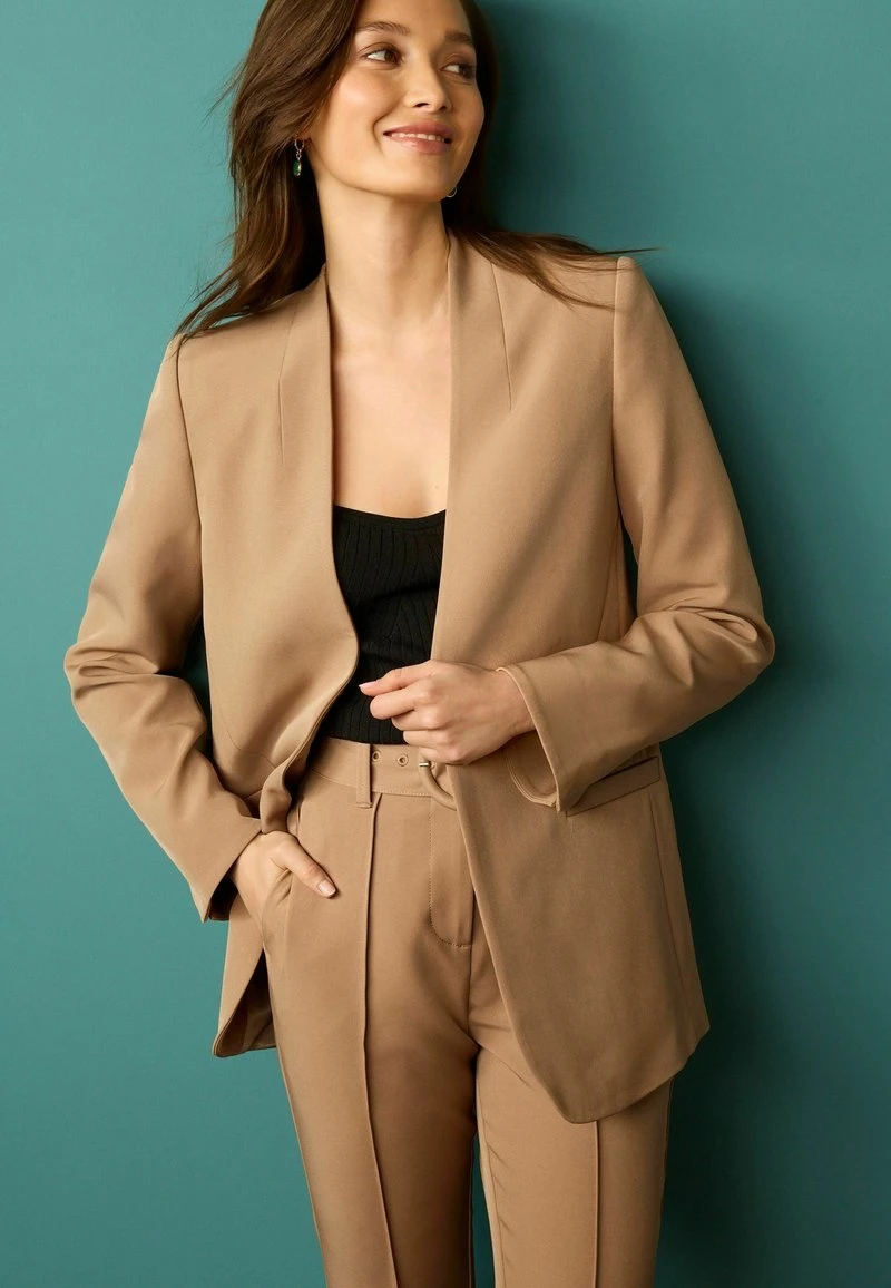 Next TAILORED COLLARLESS STANDARD - Kurzmantel - Camel Brown 5 Next TAILORED COLLARLESS STANDARD - Kurzmantel - Camel Brown – Bild 5