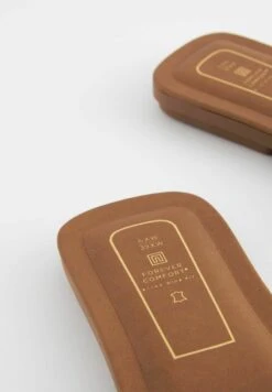 Next FOREVER COMFORT CHAIN DETAIL REGULAR WIDE - Pantolette Flach - Tan Brown -Next ee56217b2acd415392c32335fe0ec3d8