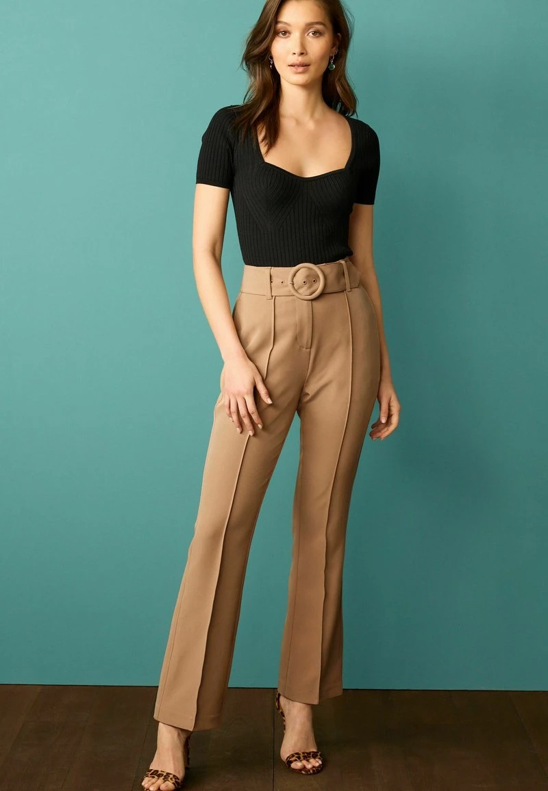 Next TAILORED BELTED STRAIGHT STANDARD - Stoffhose - Natural 6 Next TAILORED BELTED STRAIGHT STANDARD - Stoffhose - Natural – Bild 6